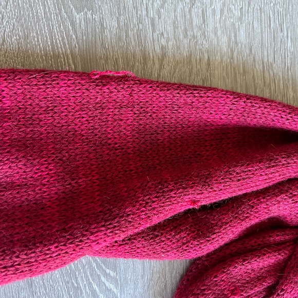 red scarf with crochet flower fringe - Picture 2 of 3